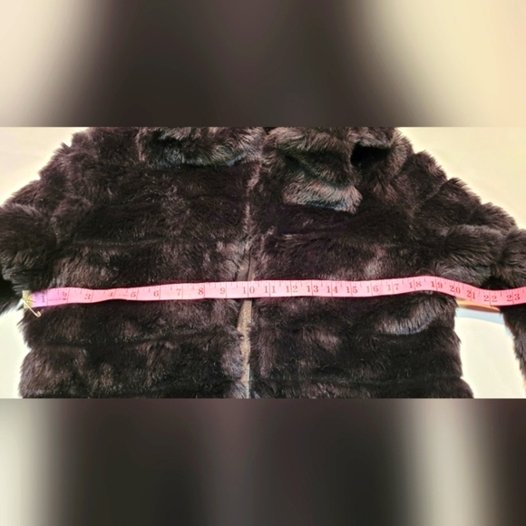 Blendshe cropped black faux fun fur jacket size L - Picture 10 of 11
